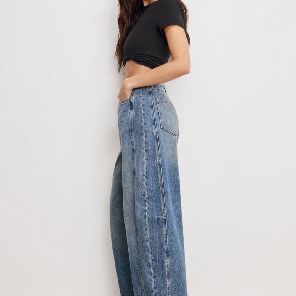 Good American Extreme Barrel Jeans - Picture 2 of 8